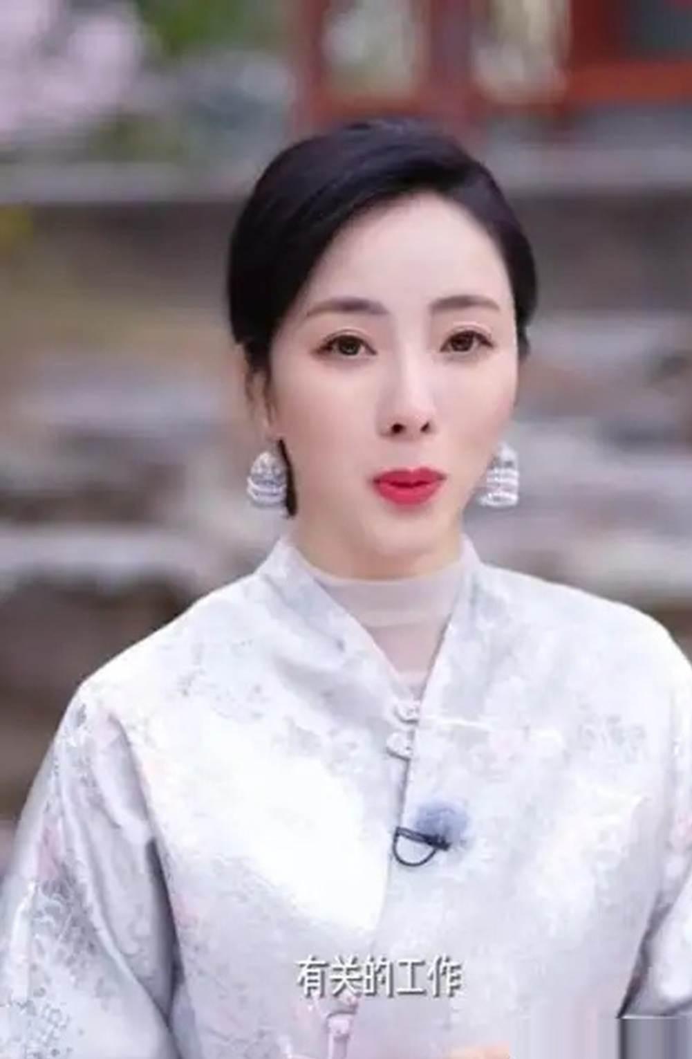 低温散热烤焦皮肤!男孩电脑放肚子上玩患烤肉综合征:腹部惊现蕾丝红斑