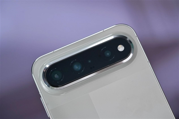 一年多前老旗舰仍领先！iPhone 18 Pro可变光圈实测：华为Pura 80 Ultra更胜一筹